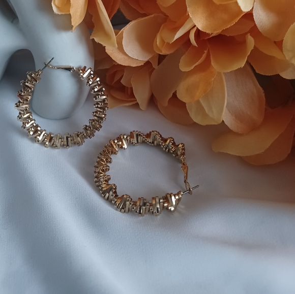 Chunky Spiral Hoops - Picture 7 of 17